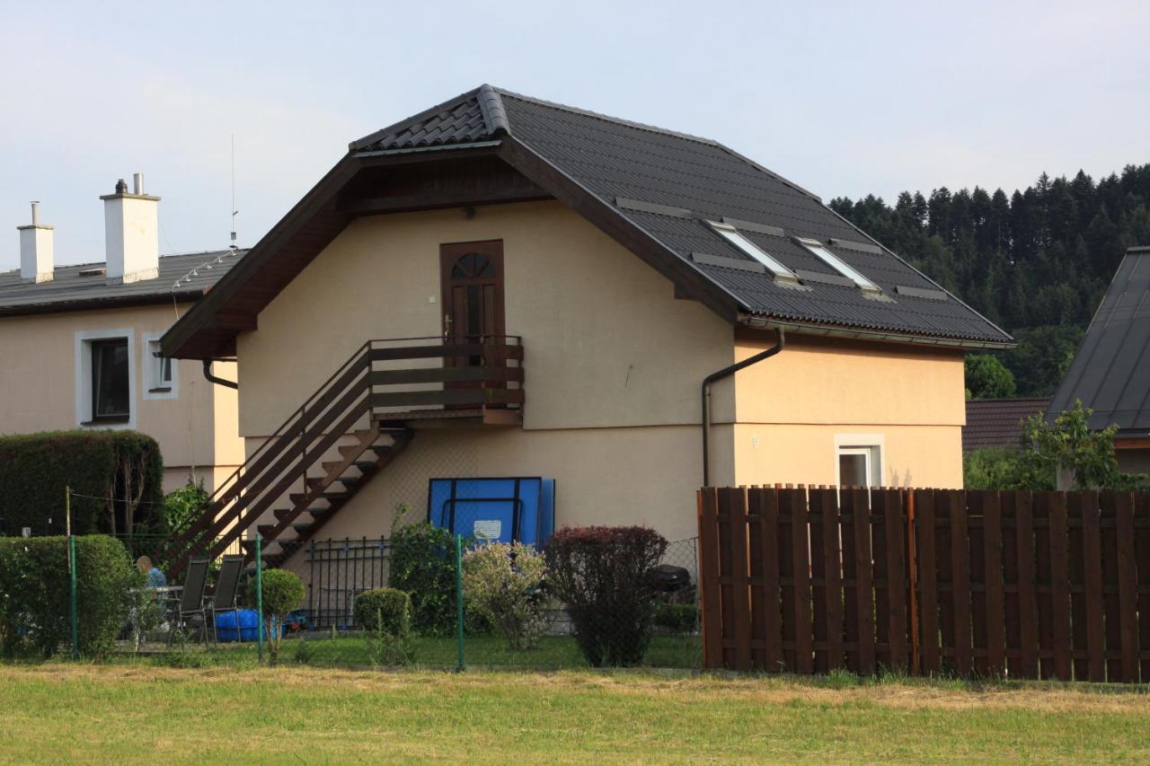 Apartman Pod Cernou Horou Rožnov pod Radhoštěm Eksteriør billede